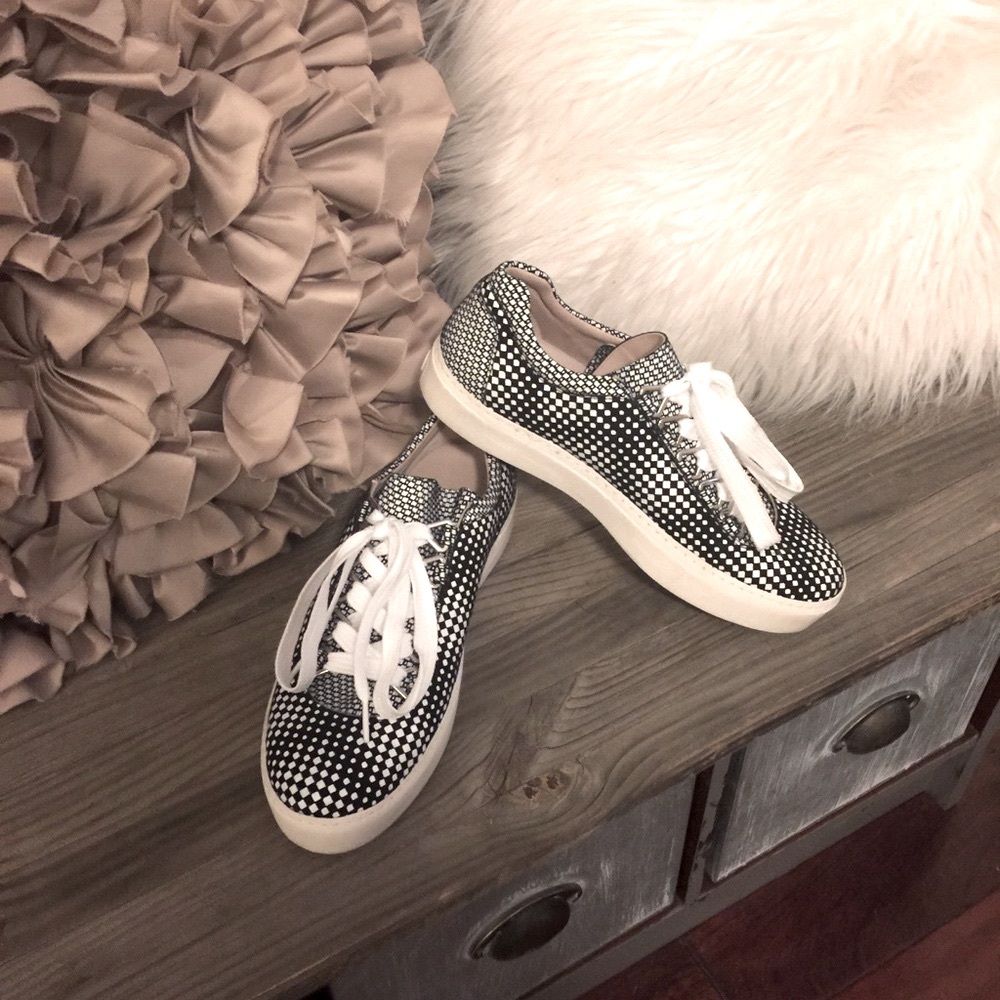 Stuart Weitzman Spain Gaming Skater Platform Low Top Cushioned Leather Sneaker 6